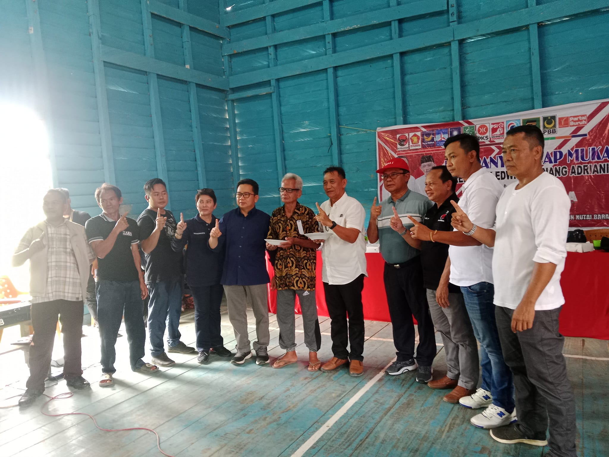 Frederick Edwin dan Nanang Adriani Terima Restu Adat Kampung Jontai untuk Pilkada Kubar