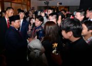 Presiden Prabowo Disambut Hangat Mahasiswa dan Warga Indonesia di Beijing