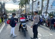 Mahasiswa Balikpapan Tebar Semangat Kemerdekaan Lewat 500 Bendera Merah Putih